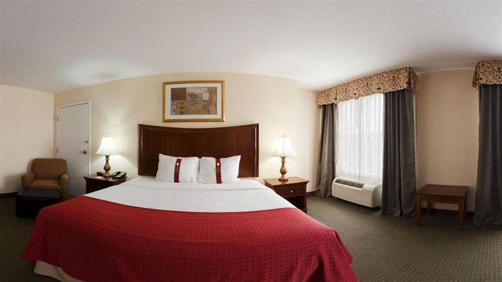 Holiday Inn Brunswick I-95 Екстер'єр фото