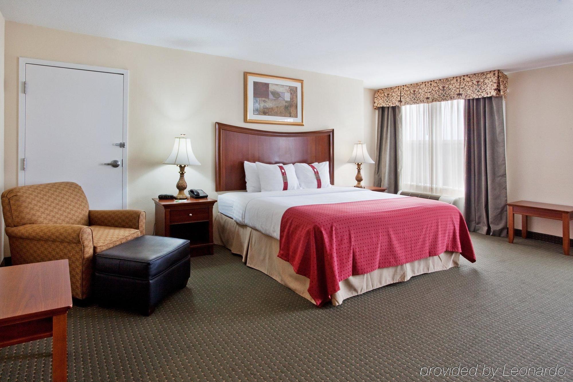 Holiday Inn Brunswick I-95 Номер фото