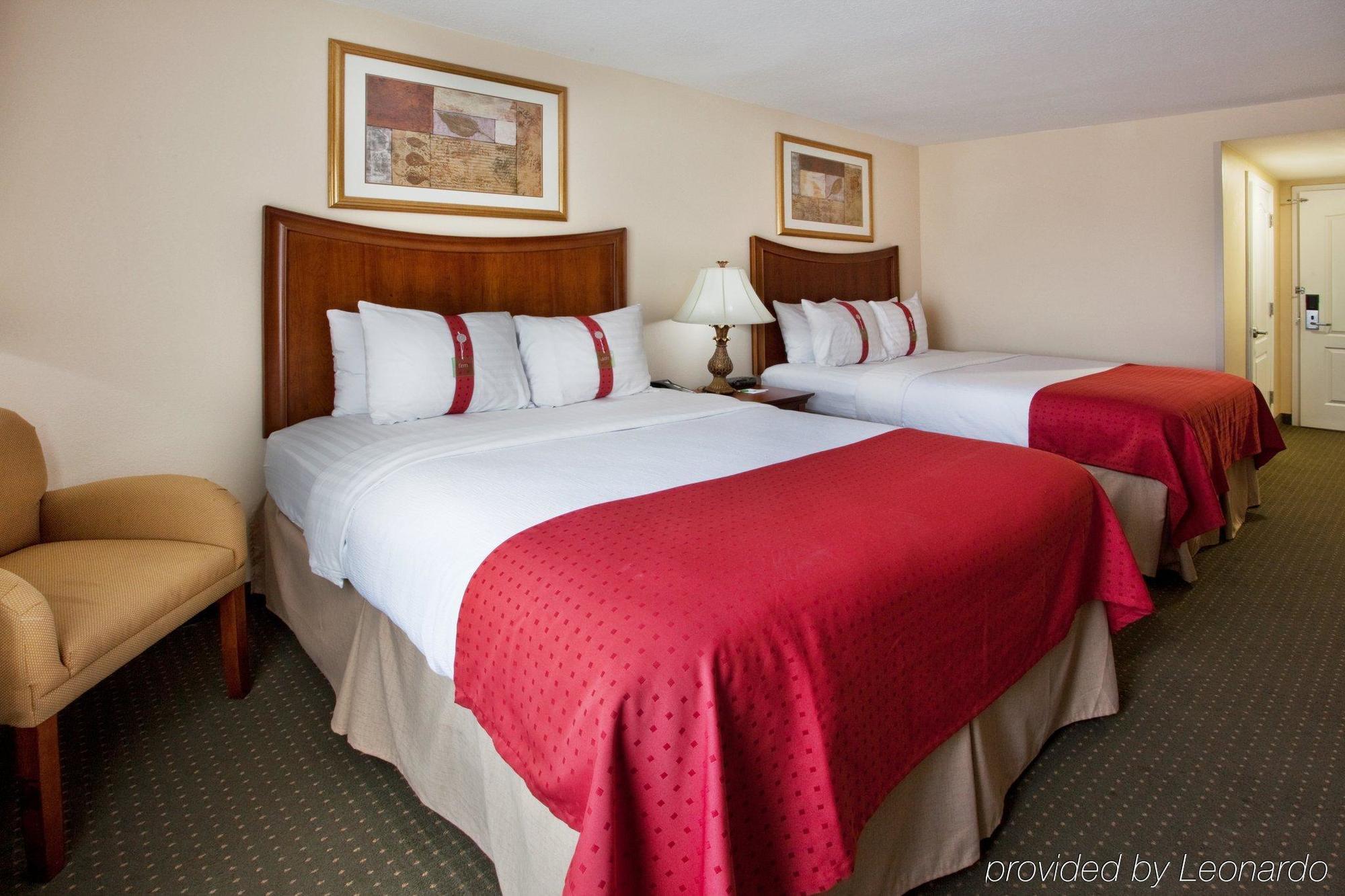 Holiday Inn Brunswick I-95 Номер фото