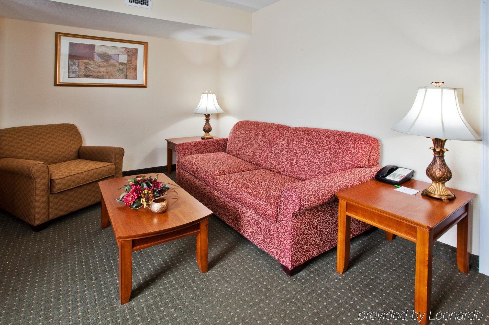 Holiday Inn Brunswick I-95 Номер фото