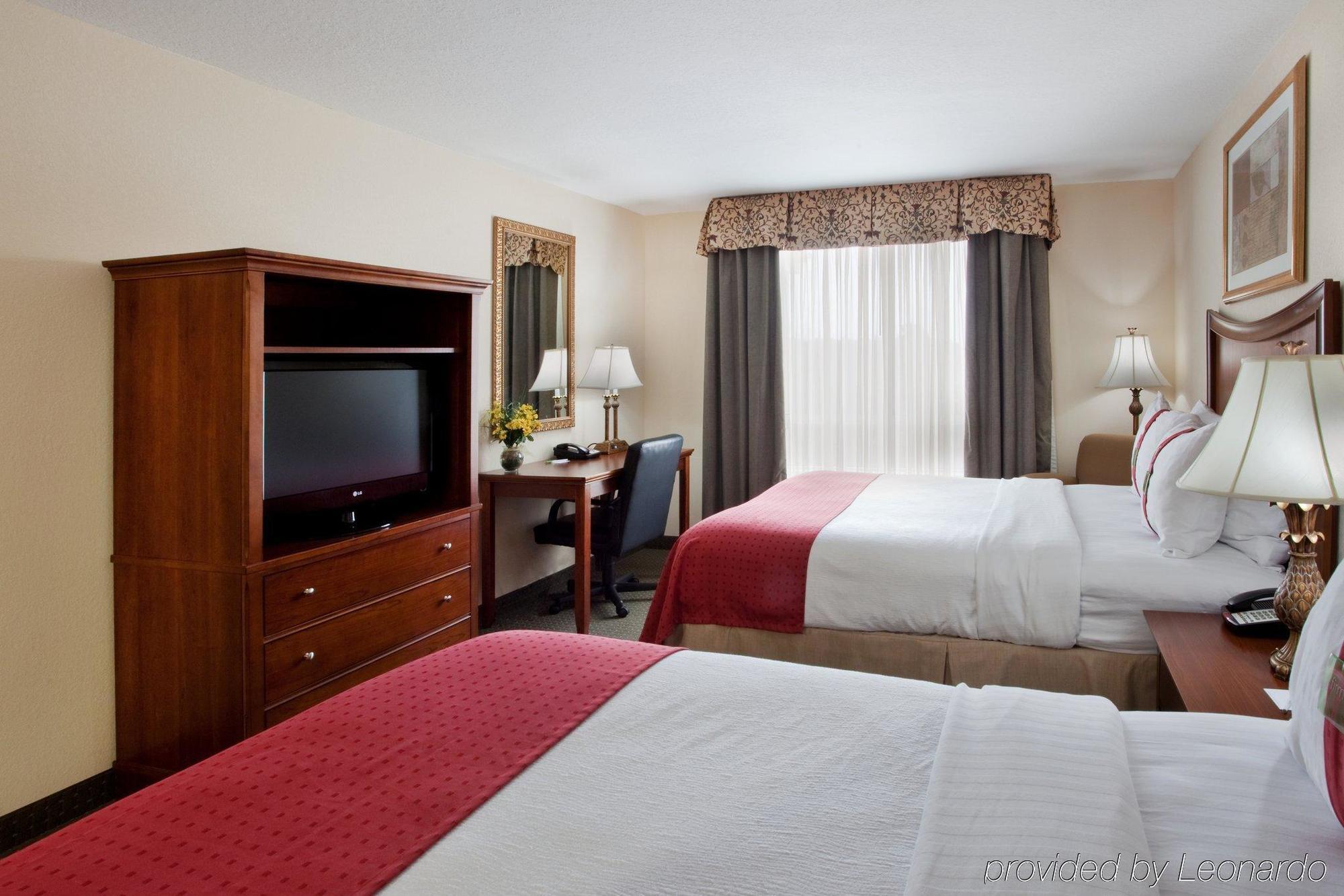Holiday Inn Brunswick I-95 Номер фото